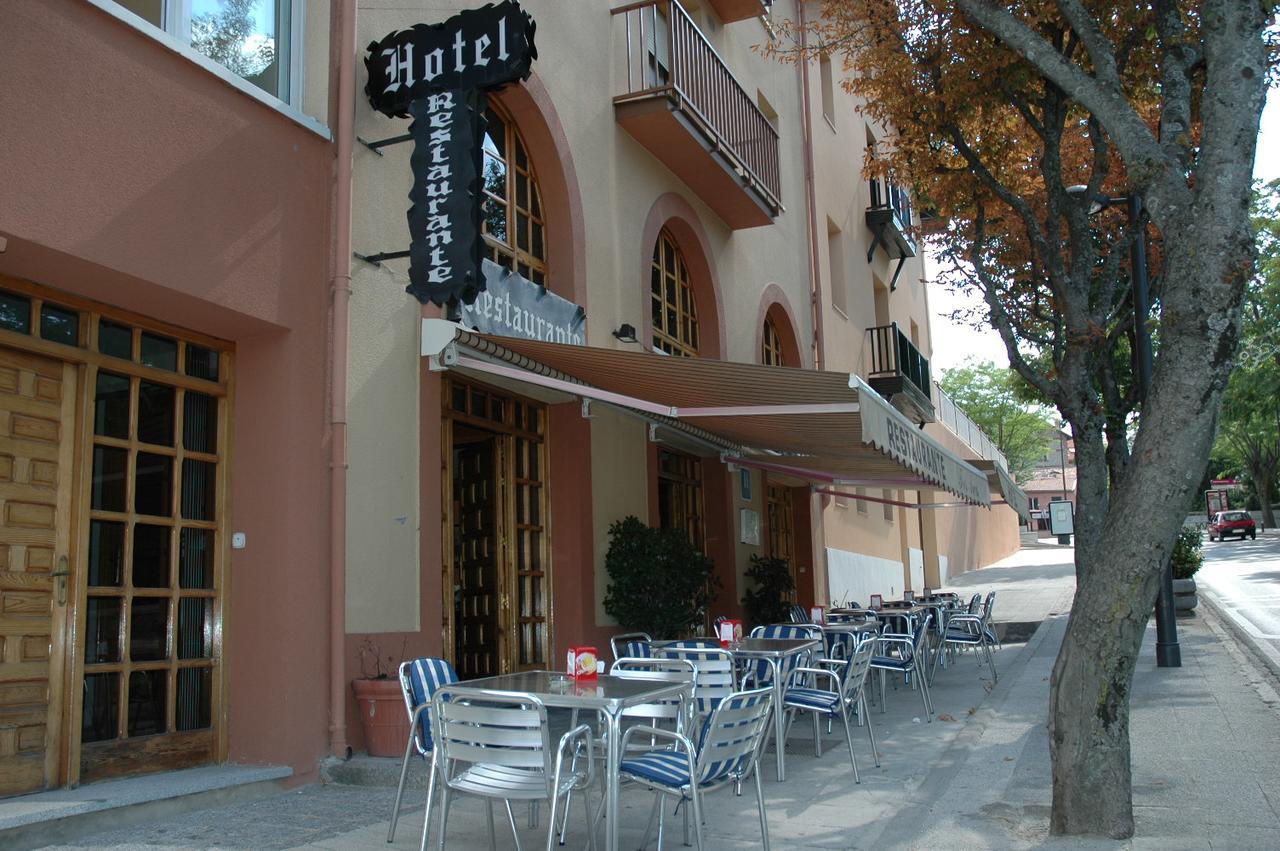 Hotel Tres Arcos San Lorenzo de El Escorial Zewnętrze zdjęcie